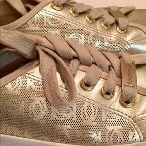 BEBE SPORT DANE-L SNEAKER LOGO GOLD VGUC SIZE 7